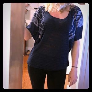 Winged T with blue stripes :)